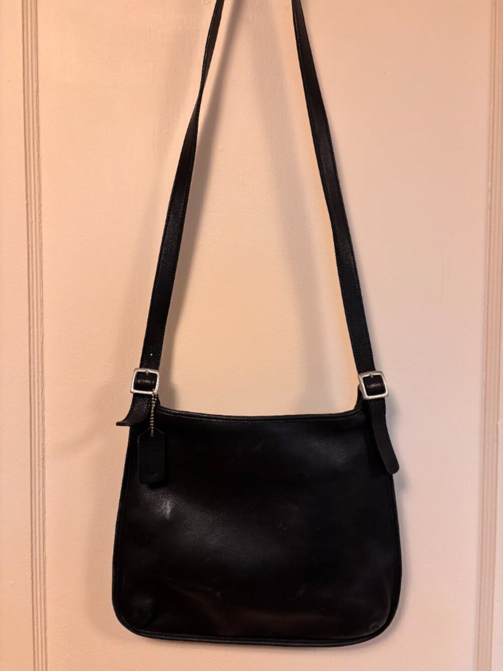 COACH black leather saddle-style crossbody adjustable purse with buckles